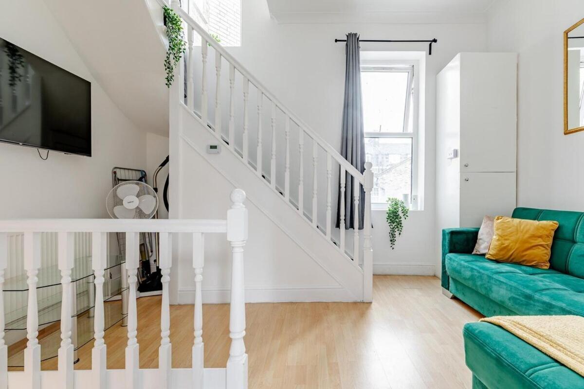 Charming & Spacious 3br 2br House In Paddington! London
