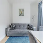 Charming & Spacious 3Br 2Br House In Paddington!