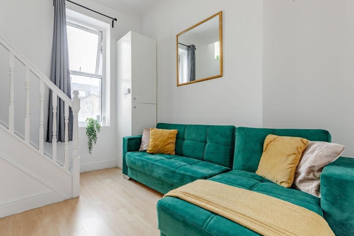 Charming & Spacious 3br 2br House In Paddington! London